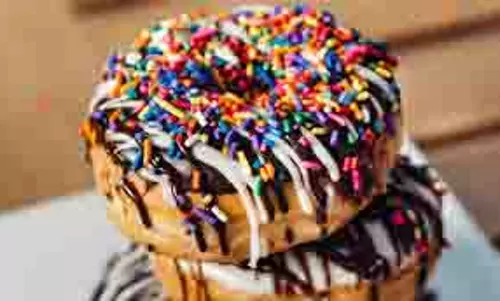 Chocolate Donuts : घर पर बनाएं बाजार जैसे चॉकलेट डोनट्स Chocolate Donuts : घर पर बनाएं बाजार जैसे चॉकलेट डोनट्स