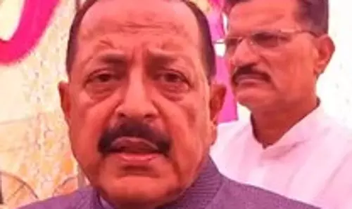 केंद्रीय मंत्री जितेंद्र सिंह ने कठुआ में सीमावर्ती क्षेत्रों का किया दौरा