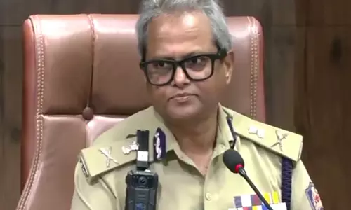 Bengaluru police ने दो अलग-अलग डकैती मामलों में चोरी की गई नकदी बरामद की Bengaluru police ने दो अलग-अलग डकैती मामलों में चोरी की गई नकदी बरामद की