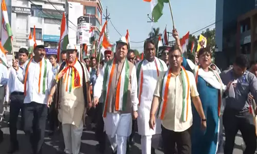 मुख्यमंत्री धामी ने Dehradun में तिरंगा शौर्य सम्मान यात्रा को हरी झंडी दिखाई मुख्यमंत्री धामी ने Dehradun में तिरंगा शौर्य सम्मान यात्रा को हरी झंडी दिखाई