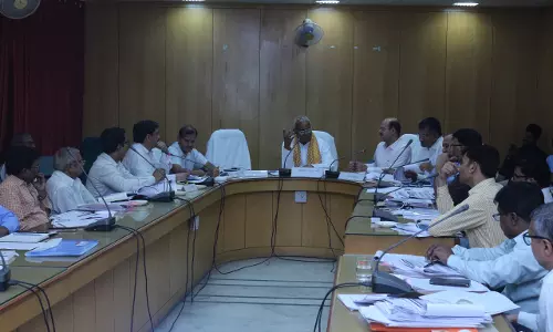 Jaipur: माह में चार दिन ग्राम पंचायतों में रात्रि विश्राम करे अधिकारी