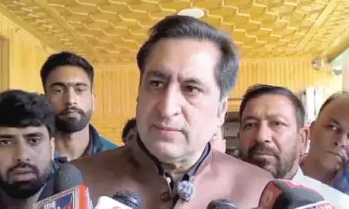 Srinagar, सज्जाद लोन ने सीमावर्ती क्षेत्रों का दौरा किया