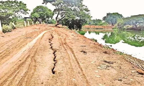Odisha : गंदगी भरी सड़कों से कई वर्षों तक समस्या बनी रहेगी
