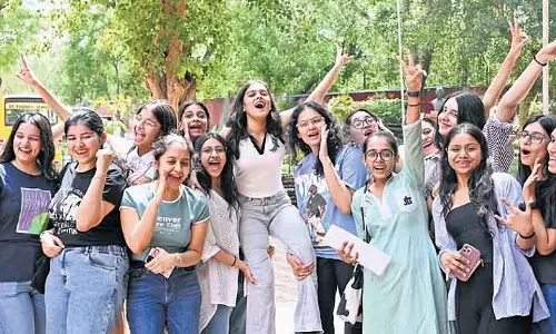 Delhi में सीबीएसई परीक्षा में 95% से अधिक सफलता दर