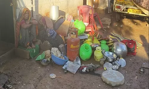 Hubli में बारिश से घरों में पानी भर गया, जलभराव वाले अंडरपास में वाहन फंसे