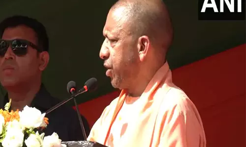 एक दिन आतंकवाद पाकिस्तान को निगल जाएगा भारत शौर्य तिरंगा यात्रा में UP CM एक दिन आतंकवाद पाकिस्तान को निगल जाएगा भारत शौर्य तिरंगा यात्रा में UP CM