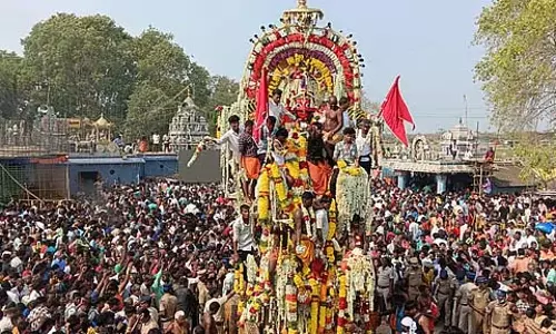 Tamil Nadu : कूवगम कूथनडावर मंदिर चिथिराई रथ जुलूस