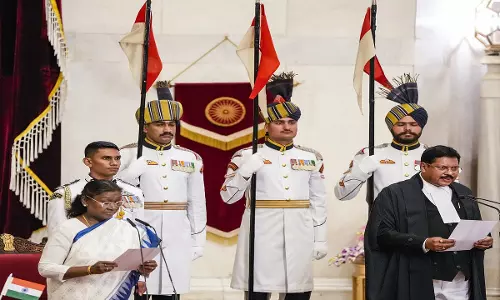 New Delhi: न्यायमूर्ति बी. आर. गवई देश के 52वें प्रधान न्यायाधीश बने New Delhi: न्यायमूर्ति बी. आर. गवई देश के 52वें प्रधान न्यायाधीश बने