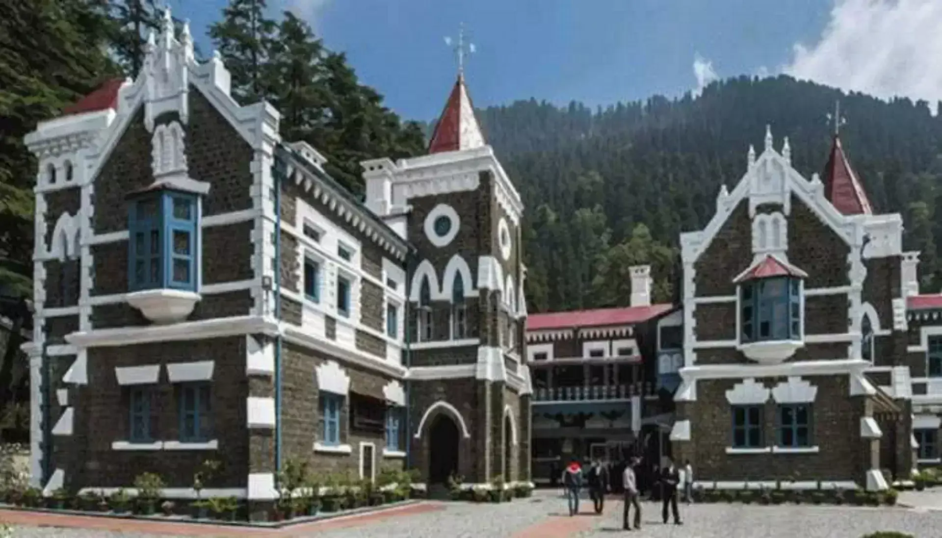 Nainital: हाईकोर्ट ने उठाया नैनीताल के मुद्दों पर सवाल, समाधान का आश्वासन Nainital: हाईकोर्ट ने उठाया नैनीताल के मुद्दों पर सवाल, समाधान का आश्वासन