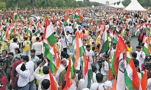 Tiranga Yatra ने ऑपरेशन सिंदूर में सशस्त्र बलों की बहादुरी का जश्न मनाया Tiranga Yatra ने ऑपरेशन सिंदूर में सशस्त्र बलों की बहादुरी का जश्न मनाया