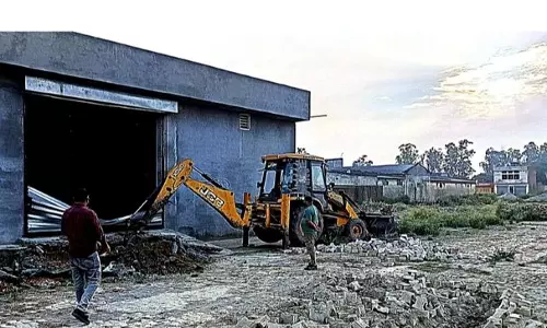 Haryana :  कुरुक्षेत्र में छह अवैध शोरूम ध्वस्त