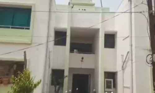 ये वो बिल्डिंग जहां मिली 4 लाशें, video