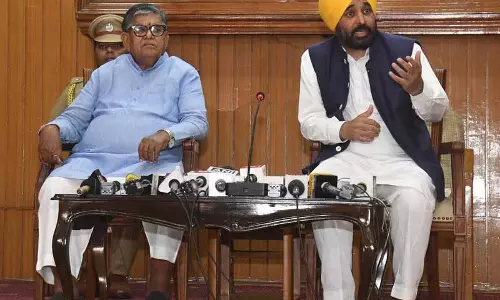 Punjab को आर्थिक मजबूती की तलाश, सभी दलों के नेताओं ने विशेष पैकेज के लिए रैली निकाली Punjab को आर्थिक मजबूती की तलाश, सभी दलों के नेताओं ने विशेष पैकेज के लिए रैली निकाली