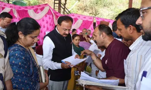 Himachal: उद्योग मंत्री ने अधिकारियों से कहा, जनता की शिकायतों का समय पर निवारण सुनिश्चित करें