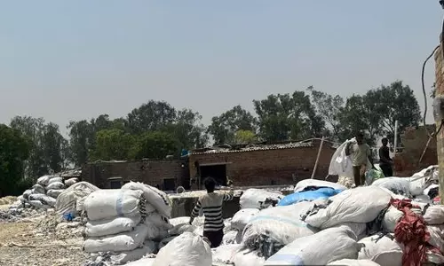Panipat की अवैध ब्लीचिंग इकाइयां भूमि और जलमार्ग को प्रदूषित कर रही Panipat की अवैध ब्लीचिंग इकाइयां भूमि और जलमार्ग को प्रदूषित कर रही