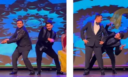 पापा-बेटे की जोड़ी ने डांस फ्लोर पर मचाया तहलका, देखें वायरल VIDEO पापा-बेटे की जोड़ी ने डांस फ्लोर पर मचाया तहलका, देखें वायरल VIDEO