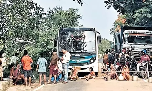 Odisha के मरसाघई में सुरक्षित पेयजल की मांग को लेकर सड़क जाम Odisha के मरसाघई में सुरक्षित पेयजल की मांग को लेकर सड़क जाम