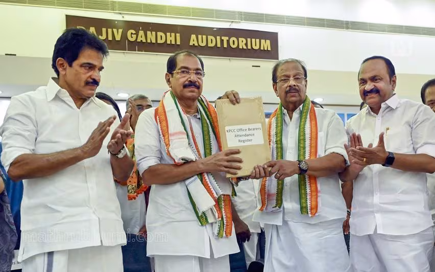 Kerala में कांग्रेस नेतृत्व को पार्टी आलाकमान के साथ महत्वपूर्ण वार्ता के लिए