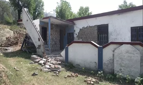 पाकिस्तान की गोलाबारी से Nowshera में नागरिकों के घर क्षतिग्रस्त, स्थानीय लोगों ने मुआवजे की मांग की