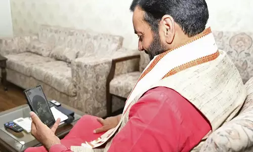 हरियाणा के CM नायब सिंह सैनी ने वीडियो कॉल पर HBSE 12वीं के टॉपर्स को दी बधाई