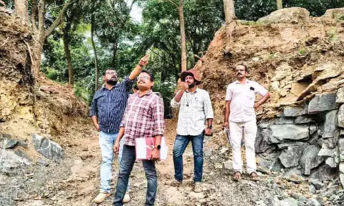 Kerala : राजस्व विभाग ने अनाधिकृत खदानों के खिलाफ कड़ी कार्रवाई की Kerala : राजस्व विभाग ने अनाधिकृत खदानों के खिलाफ कड़ी कार्रवाई की