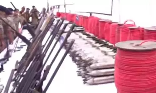 बीजापुर में हथियारों का जखीरा मिला, कर्रेगुट्टा मुठभेड़ पर खुलासा