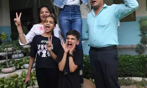 Jainika ने दसवीं कक्षा में 99.8% अंक प्राप्त कर उत्कृष्ट प्रदर्शन किया