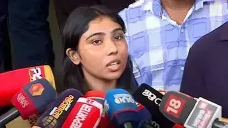 Kerala: जूनियर वकील ने सीनियर पर लगाए आरोप, बार काउंसिल से सख्त कार्रवाई की मांग