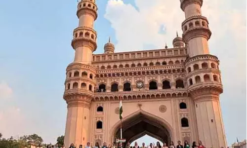 मिस वर्ल्ड की प्रतिभागी प्रतिष्ठित Charminar को देखकर मंत्रमुग्ध