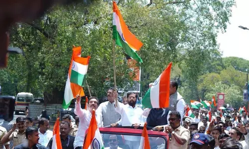 Maharashtra : उपमुख्यमंत्री ने सशस्त्र बलों के सम्मान में ठाणे में तिरंगा यात्रा का नेतृत्व किया