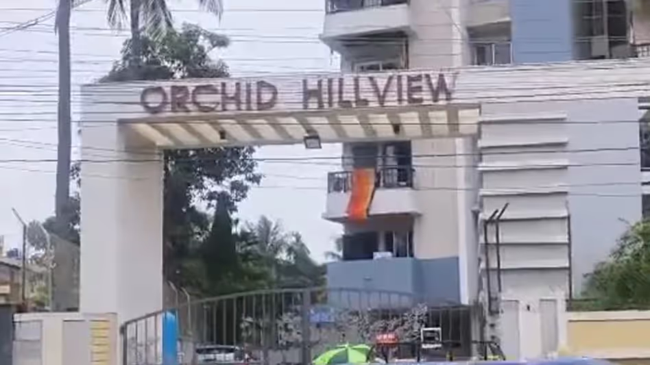 Guwahati : अपार्टमेंट के बेसमेंट में सुरक्षा गार्ड ने महिला पर चाकू से हमला किया Guwahati : अपार्टमेंट के बेसमेंट में सुरक्षा गार्ड ने महिला पर चाकू से हमला किया