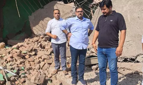 Jammu: सतीश शर्मा ने गोलाबारी प्रभावित गांवों का दौरा किया