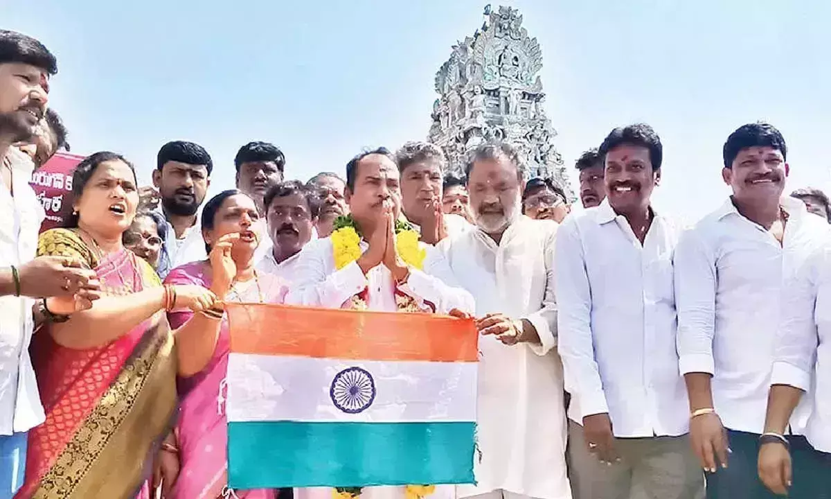 Andhra: तिरुपति विधायक ने प्रधानमंत्री के लिए तिरुत्तनी मंदिर में प्रार्थना की