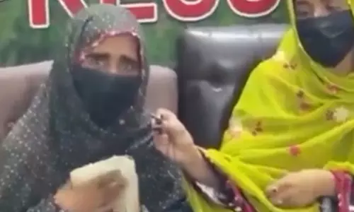 बलूचिस्तान में अपहरण के बीच बेटे की वापसी के लिए मां की अपील का वीडियो BYC ने किया साझा बलूचिस्तान में अपहरण के बीच बेटे की वापसी के लिए मां की अपील का वीडियो BYC ने किया साझा