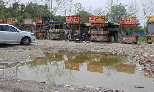 Amritsar: खाद्य केंद्रों में खराब स्वच्छता से स्वास्थ्य को खतरा Amritsar: खाद्य केंद्रों में खराब स्वच्छता से स्वास्थ्य को खतरा