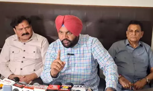 आप सरकार में शराब माफिया-पुलिस गठजोड़ फल-फूल रहा: Aujla आप सरकार में शराब माफिया-पुलिस गठजोड़ फल-फूल रहा: Aujla