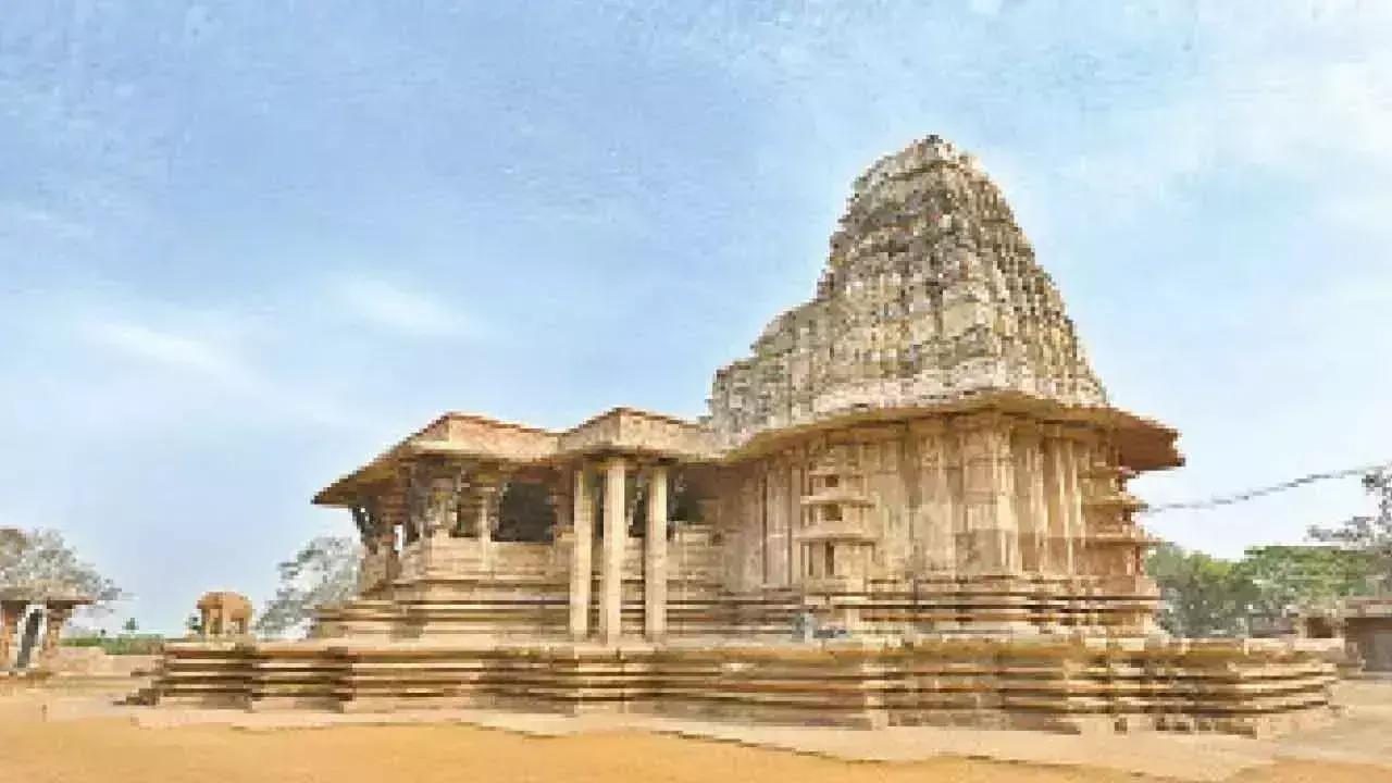 Telangana: मिस वर्ल्ड सुंदरियों को आकर्षित करने के लिए रामप्पा मंदिर को सजाया गया Telangana: मिस वर्ल्ड सुंदरियों को आकर्षित करने के लिए रामप्पा मंदिर को सजाया गया