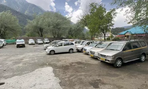 Pahalgam में पर्यटन अर्थव्यवस्था चरमराई, हजारों बेरोजगार