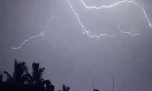 Assam में बिजली गिरने से कॉलेज छात्र की दुखद मौत