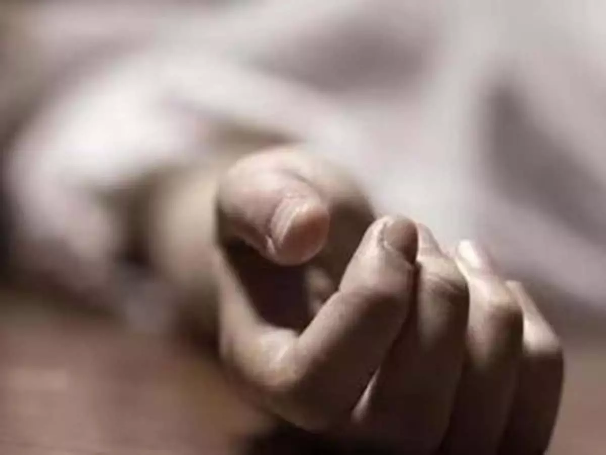 एसडीओ ने की सुसाइड करने की कोशिश, प्रेमिका पर ब्लेकमेलिंग करने का आरोप एसडीओ ने की सुसाइड करने की कोशिश, प्रेमिका पर ब्लेकमेलिंग करने का आरोप