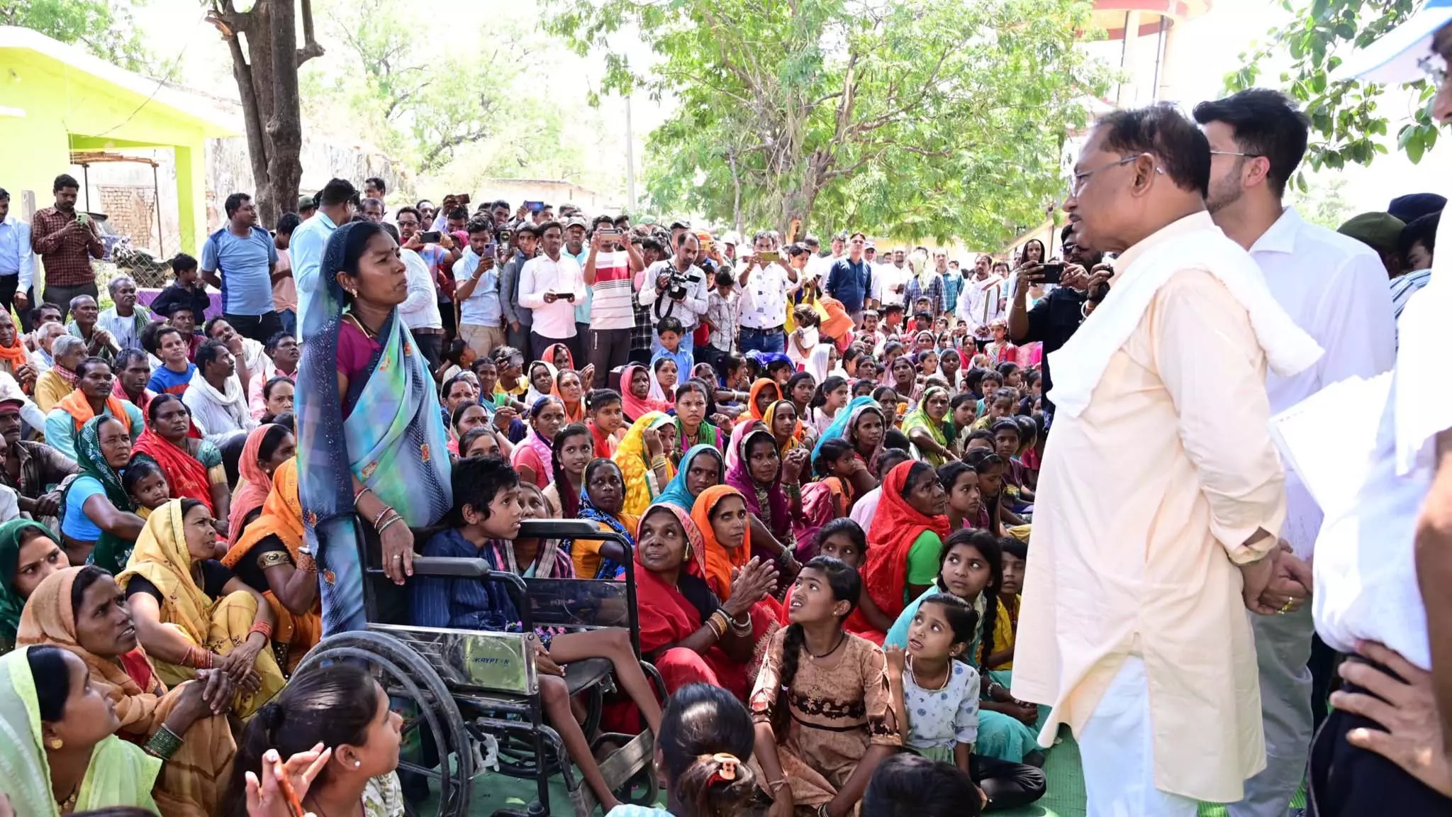 सुशासन तिहार 2025 : सरकारी योजनाओं की स्वीकारोक्ति और लोकप्रियता पर जनता की मोहर सुशासन तिहार 2025 : सरकारी योजनाओं की स्वीकारोक्ति और लोकप्रियता पर जनता की मोहर