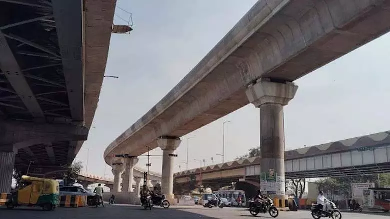 Indore : लव कुश चौराहे पर शहर का सबसे ऊंचा पुल बनकर तैयार Indore : लव कुश चौराहे पर शहर का सबसे ऊंचा पुल बनकर तैयार