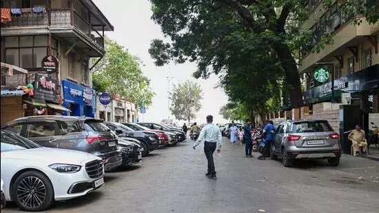 Mumbai: पार्किंग फ्रॉड में चार आरोपी नामजद Mumbai: पार्किंग फ्रॉड में चार आरोपी नामजद
