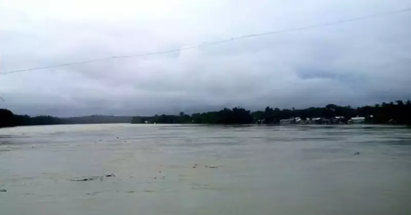 Assam : सुरक्षा चिंताओं और नदी के बढ़ते जलस्तर के बीच हरंग ब्रिज सबवे बंद Assam : सुरक्षा चिंताओं और नदी के बढ़ते जलस्तर के बीच हरंग ब्रिज सबवे बंद