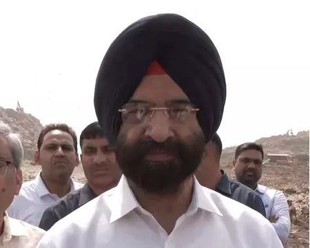 ‘जय हिंद सभा’ पर मंत्री सिरसा का तंज, बोले- कांग्रेस को भी देशभक्ति के टीके लगने लगे हैं ‘जय हिंद सभा’ पर मंत्री सिरसा का तंज, बोले- कांग्रेस को भी देशभक्ति के टीके लगने लगे हैं