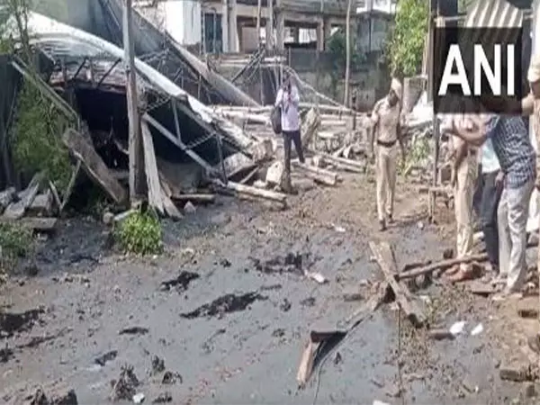 Tamil Nadu: कुड्डालोर फैक्ट्री के सीवेज टैंक में विस्फोट से 20 लोग घायल Tamil Nadu: कुड्डालोर फैक्ट्री के सीवेज टैंक में विस्फोट से 20 लोग घायल