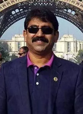 Tumkur : निर्मिति केंद्र अधिकारी राजशेखर के घर पर लोगों ने हमला किया Tumkur : निर्मिति केंद्र अधिकारी राजशेखर के घर पर लोगों ने हमला किया