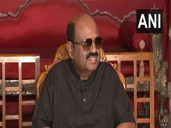 राज्यपाल सी.वी. आनंद बोस कुछ समय तक चिकित्सा देखभाल के बाद Raj Bhavan लौटे राज्यपाल सी.वी. आनंद बोस कुछ समय तक चिकित्सा देखभाल के बाद Raj Bhavan लौटे