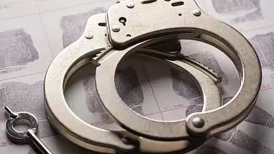 Mumbai : गोवंडी फ्लैट से 6 करोड़ की ड्रग्स जब्त, 23 वर्षीय युवक गिरफ्तार Mumbai : गोवंडी फ्लैट से 6 करोड़ की ड्रग्स जब्त, 23 वर्षीय युवक गिरफ्तार