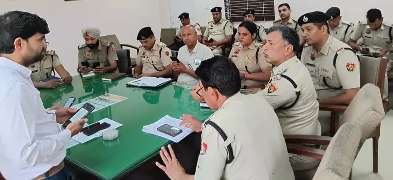 Haryana : सड़क दुर्घटना रिपोर्टिंग को सरल बनाने के लिए पुलिस के लिए ऐप प्रशिक्षण का आयोजन Haryana : सड़क दुर्घटना रिपोर्टिंग को सरल बनाने के लिए पुलिस के लिए ऐप प्रशिक्षण का आयोजन